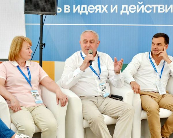 Члены Совета Ульяновского реготделения Ассоциации юристов России на передовой Молодёжного форума «iВолга»