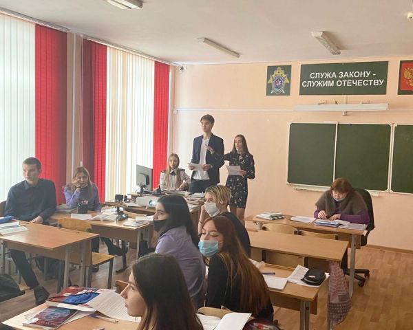 Молодые юристы рассказали школьникам о том, как создавалась Ульяновская область