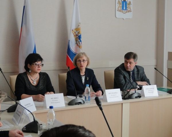 На круглом столе обсудили вопросы по содействию гражданам Украины, находящимся на территории Ульяновской области
