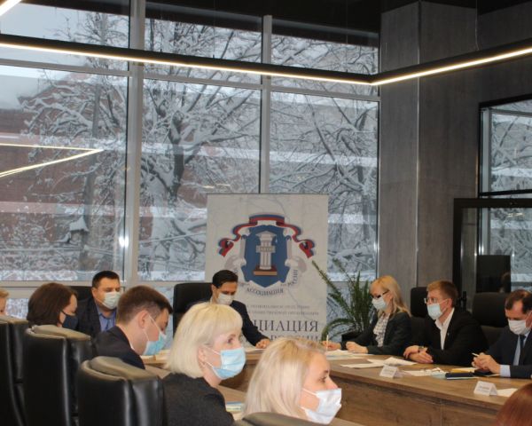 На заседании Правительственной комиссии подведены итоги оказания бесплатной юридической помощи за 2021 год. Государственные юристы защитили права более 38 тысяч жителей Ульяновской области.