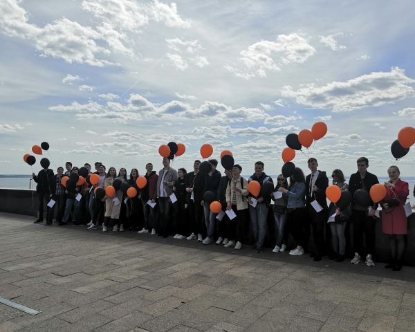 «Пожелания в небо!» Ульяновские молодые юристы провели акцию в честь Дня Победы