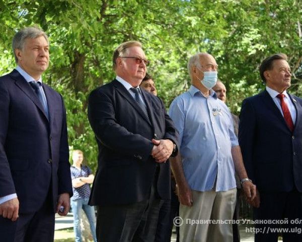 Сопредседатель АЮР Сергей Степашин присвоил одному из многоквартирных домов Ульяновска звание «образцового»