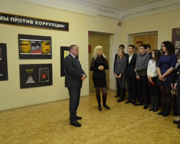 В Ульяновске состоялось торжественное открытие выставки антикоррупционного плаката