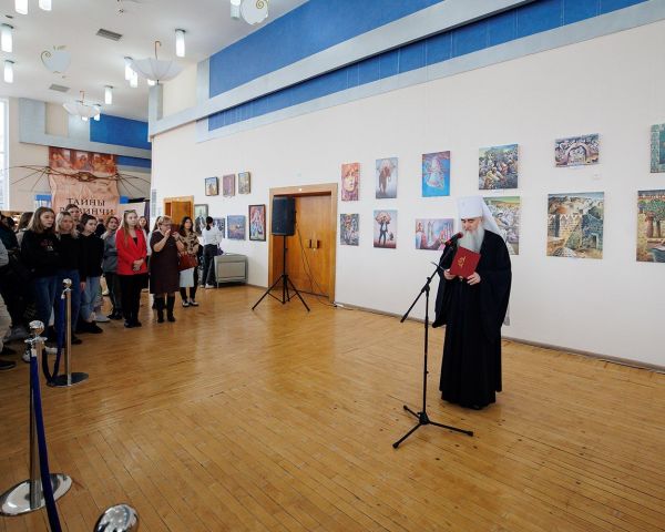 В Ульяновске прошло открытие выставки «Святая земля глазами художников России и мира»
