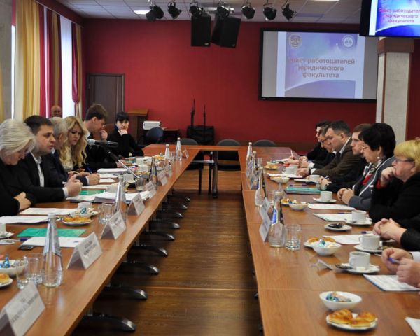 В Ульяновской области будет создана единая база мест проведения стажировки и последующего трудоустройства молодых юристов