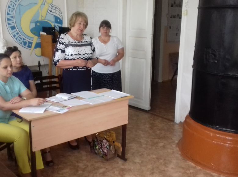 В Ульяновской области права детей-сирот обсудили на круглом столе
