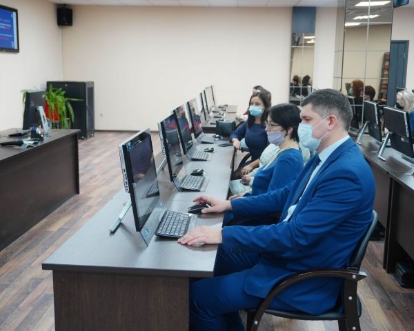 В Ульяновской области прошли очные этапы ЮрДиктанта-2021
