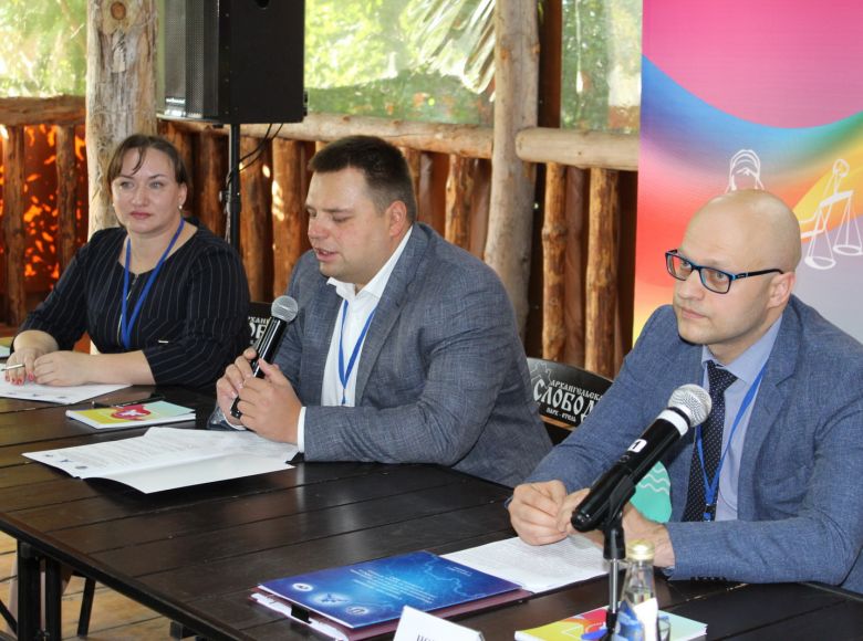 В Ульяновской области провели совместное заседание окружного Совета АЮР и омбудсменов по правам человека в субъектах ПФО