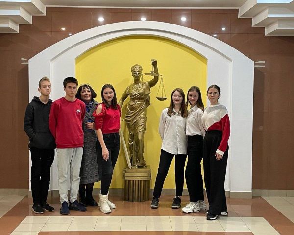 Воспитанников детских домов Ульяновской области познакомили с историей судопроизводства
