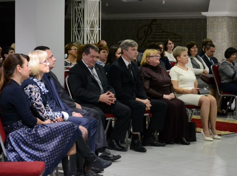 Заслуженным  юристам Ульяновской области вручили благодарственные письма и почётные грамоты Губернатора