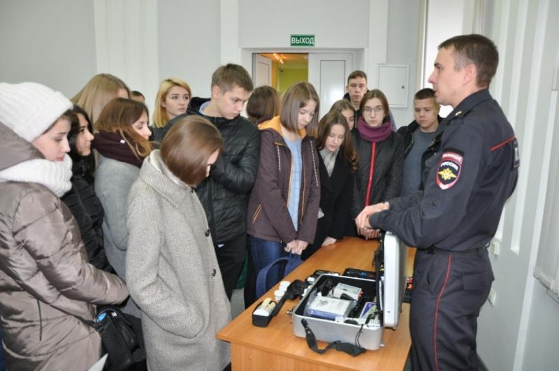 Будущие юристы Ульяновска ознакомились с системой работы в органах внутренних дел