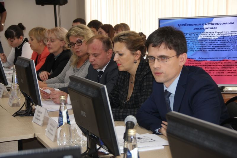 Для руководителей образовательных учреждений Ульяновска проводятся обучающие семинары антикоррупционной направленности