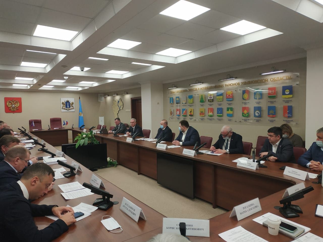 Губернатор Сергей Морозов назвал приоритетные законопроекты первого квартала 2021 годам