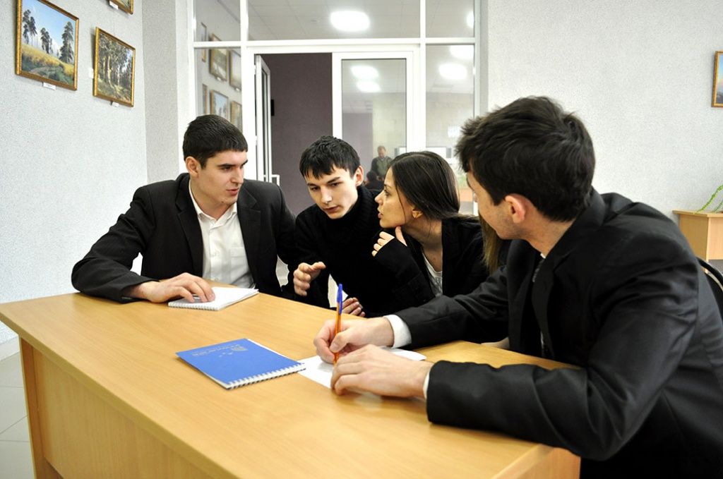 Молодые юристы встретились на студенческих дебатах