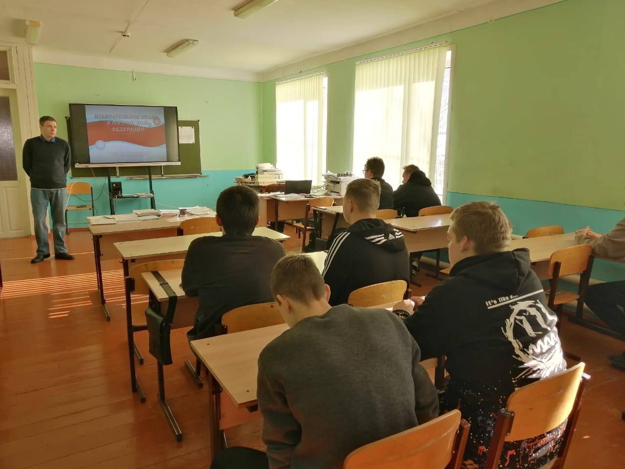 От основ избирательной системы до изучения семейного права.   В Ульяновской области проходит Декада правового просвещения молодёжи