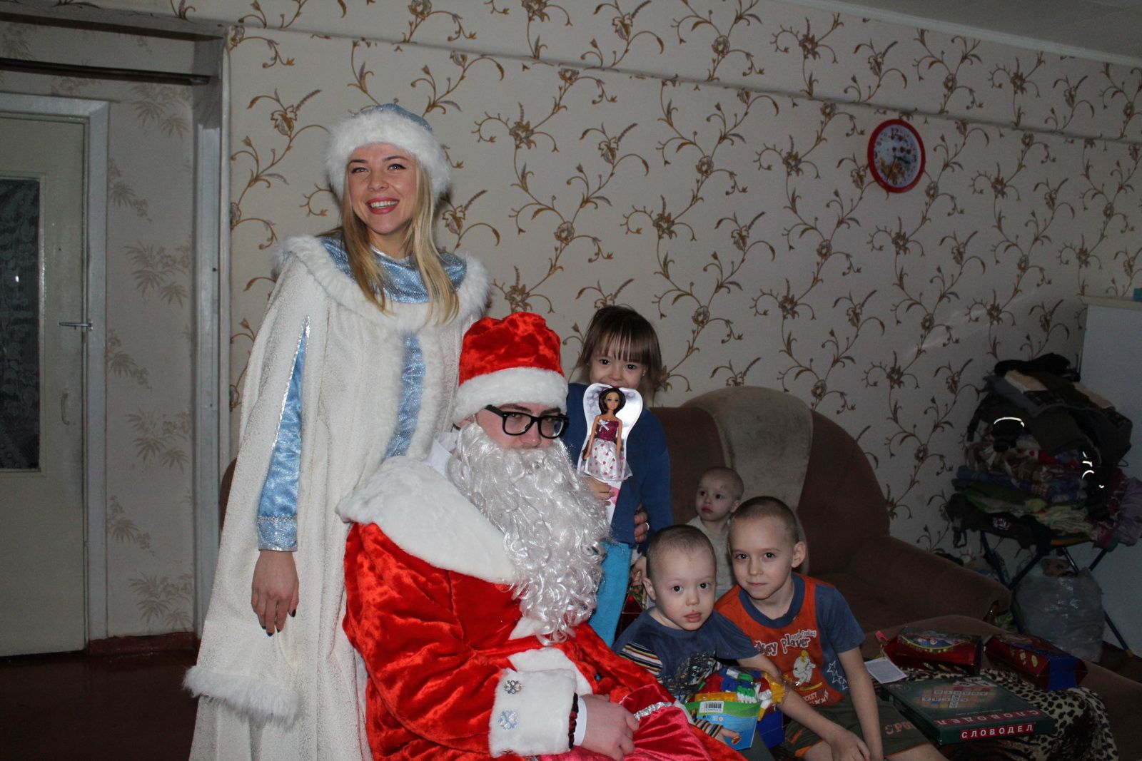 «Подарили новогоднее настроение»: ульяновские юристы поздравили многодетные семьи