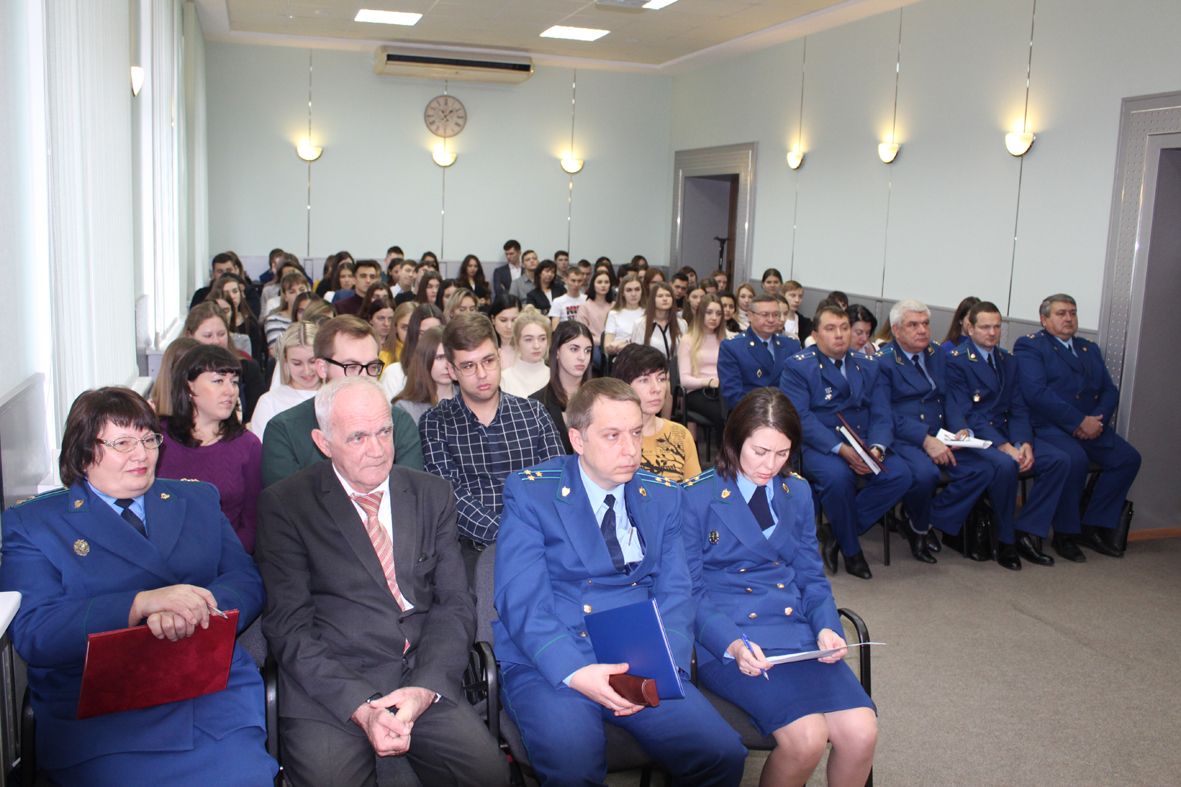 «Пропускаем через собственное сердце». Будущие юристы посетили прокуратуру Ульяновской области