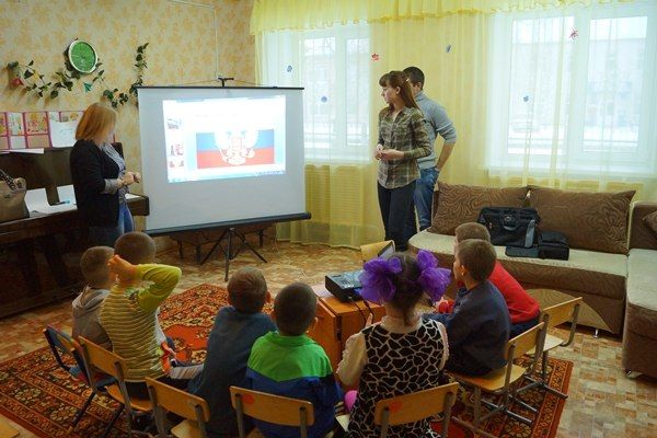 Студенты юридического факультета УлГУ навестили воспитанников детского дома «Орбита»