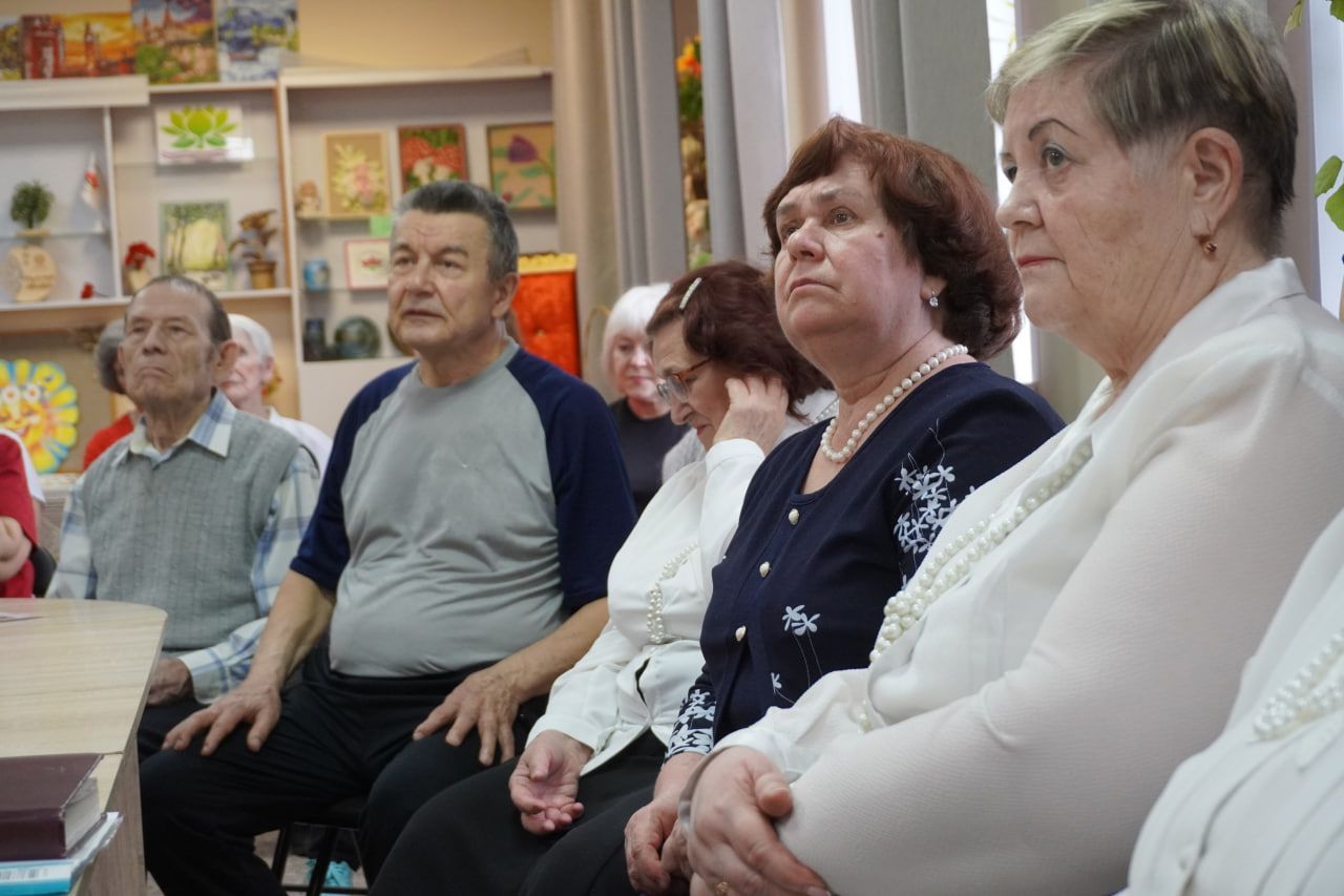 Ульяновские пенсионеры уверенно шагают в цифровую эпоху: проект «Правовой марафон: Основы финансовой безопасности для людей пожилого возраста» набирает обороты