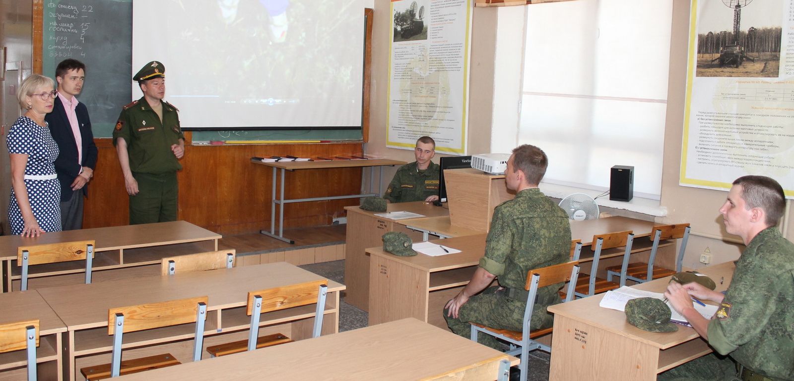 Уполномоченный по правам человека в Ульяновской области Людмила Крутилина посетила Межвидовой региональный учебный центр войск связи