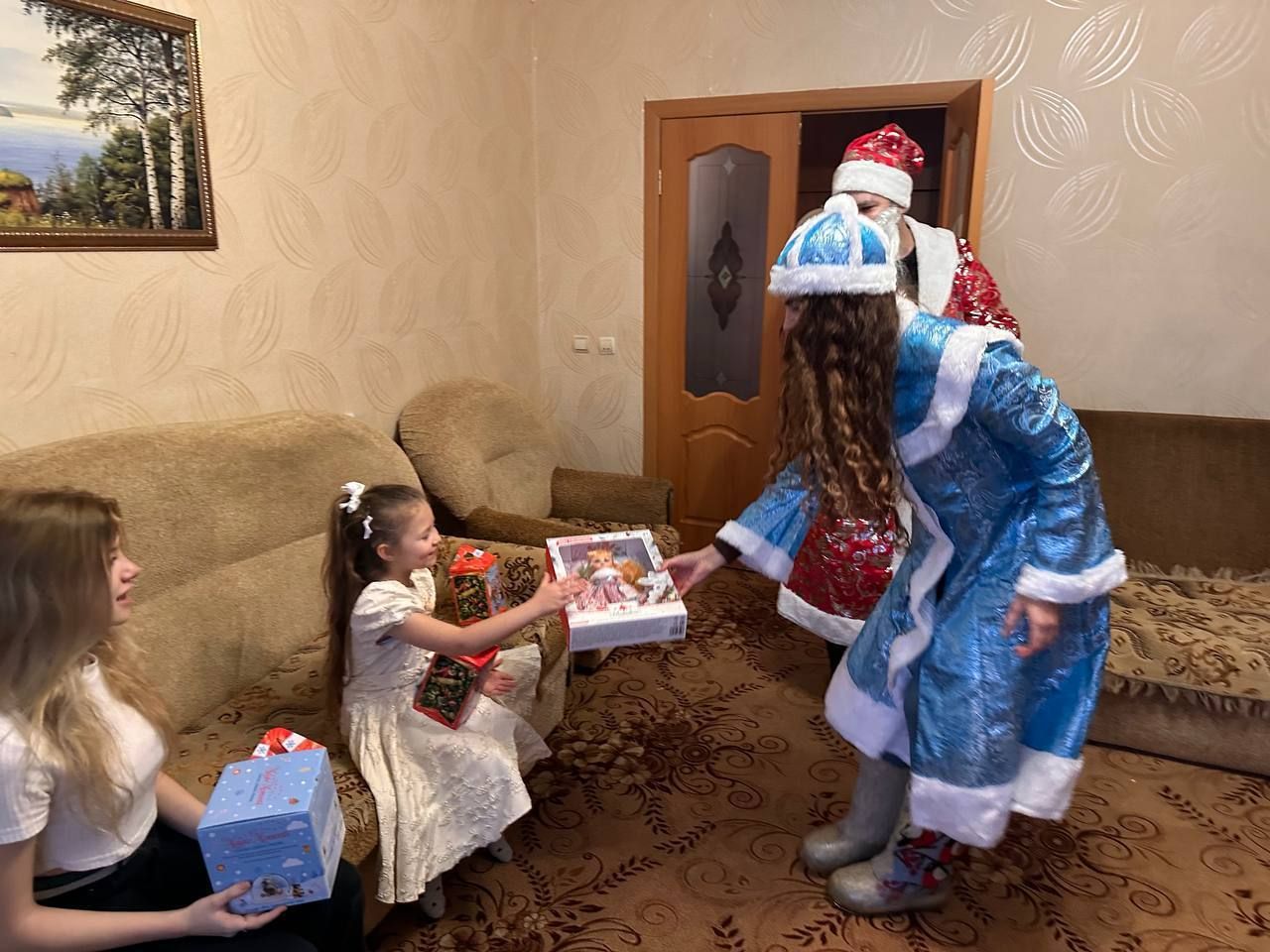 “В Новый год - без Юрзабот”! Ульяновские юристы наполнили сердца детей волшебством