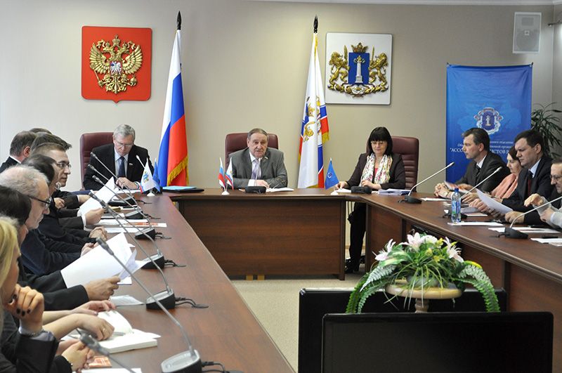 В Ульяновске прошел круглый стол по обсуждению реформы Совета Федерации