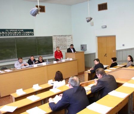 В Ульяновске участники дискуссионной площадки «Участвуем в принятии решений» узнали, как грамотно проводить «нулевые» чтения проектов нормативных актов