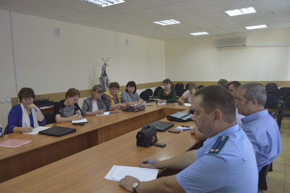 В Ульяновской области продолжаются окружные совещания по вопросам развития муниципального нормотворчества