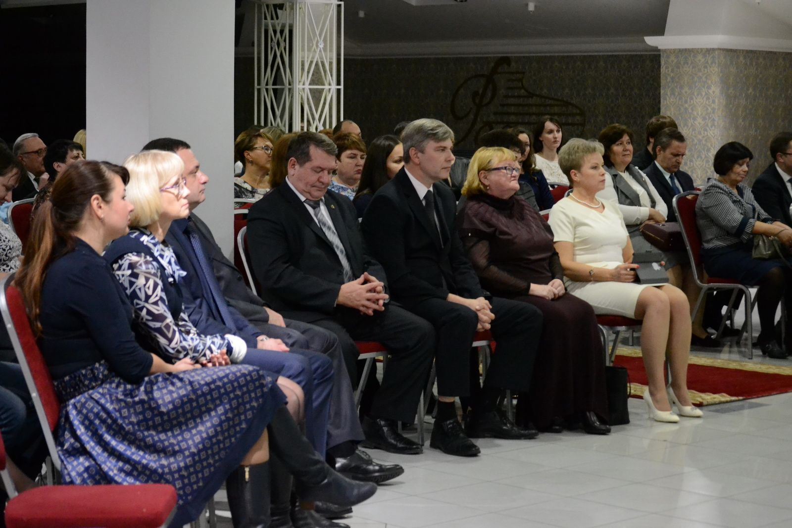 Заслуженным  юристам Ульяновской области вручили благодарственные письма и почётные грамоты Губернатора