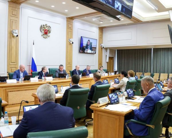 Безопасные товары, работы и услуги: состоялись парламентские слушания по вопросам защиты прав потребителей