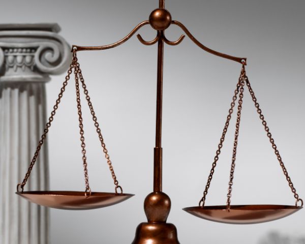 От приватизации квартиры с перепланировкой до мошеннических ловушек: подборка успешных дел Ульяновских юристов