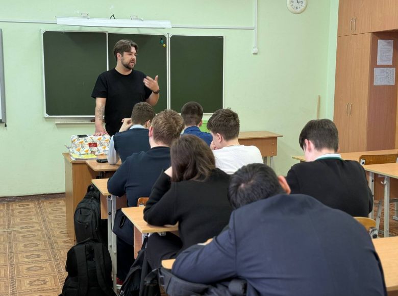 Подросток в сети: всё, что нужно знать о киберпространстве