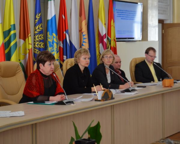 В Правительстве Ульяновской области состоялось заседание круглого стола на тему: «Сфокусируем права потребителей на здоровом питании».