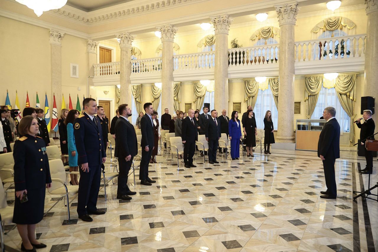 Губернатор Ульяновской области Алексей Русских наградил лучших юристов региона