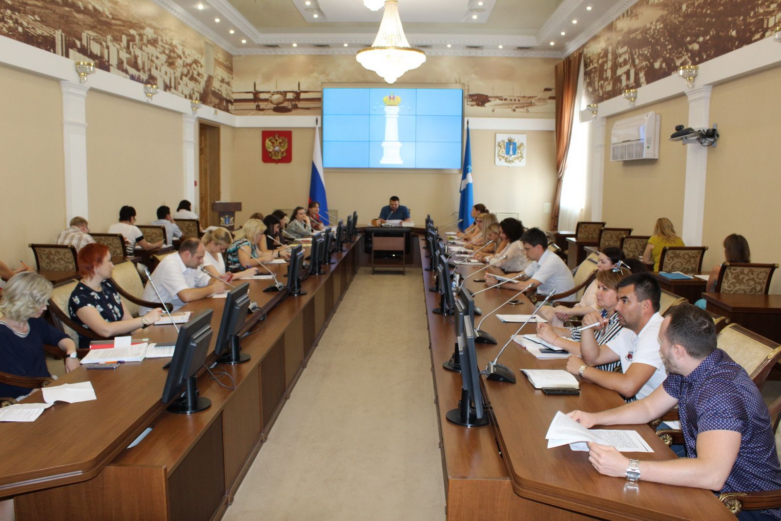 Комиссия по законопроектной деятельности Ульяновской области одобрила начало работы над концепцией законопроекта, направленного на поддержку «срочников»