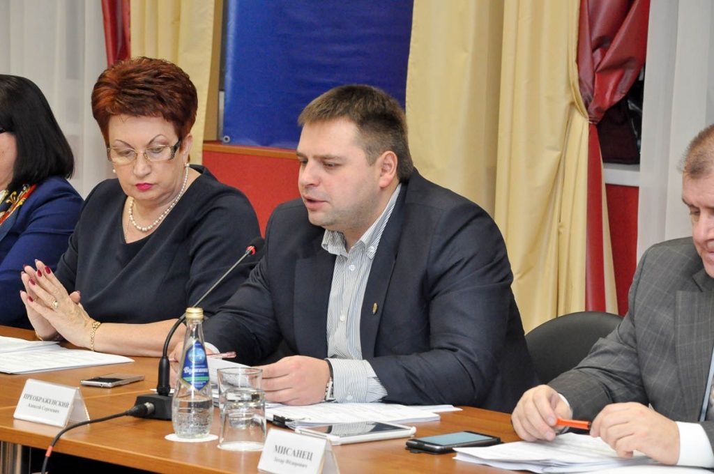 Комиссия Ульяновской области по законопроектной деятельности подвела итоги текущего года и рассмотрела план на 2015 год Комиссия Ульяновской области по законопроектной деятельности подвела итоги текущего года и рассмотрела план на 2015 год