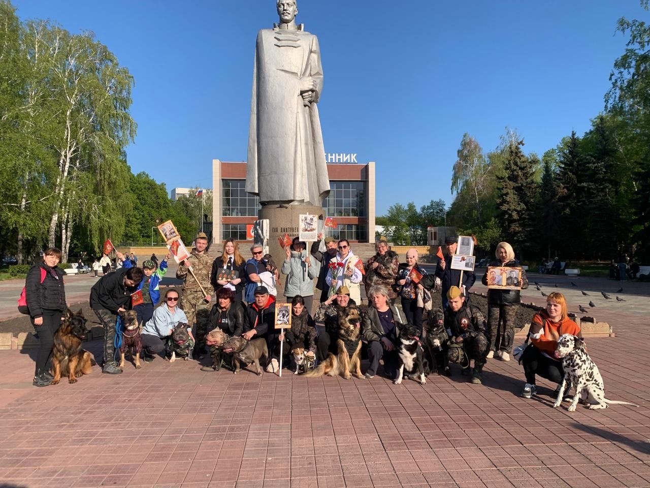 Они тоже сражались за Родину: в Ульяновске почтили память четвероногих героев Великой Отечественной войны