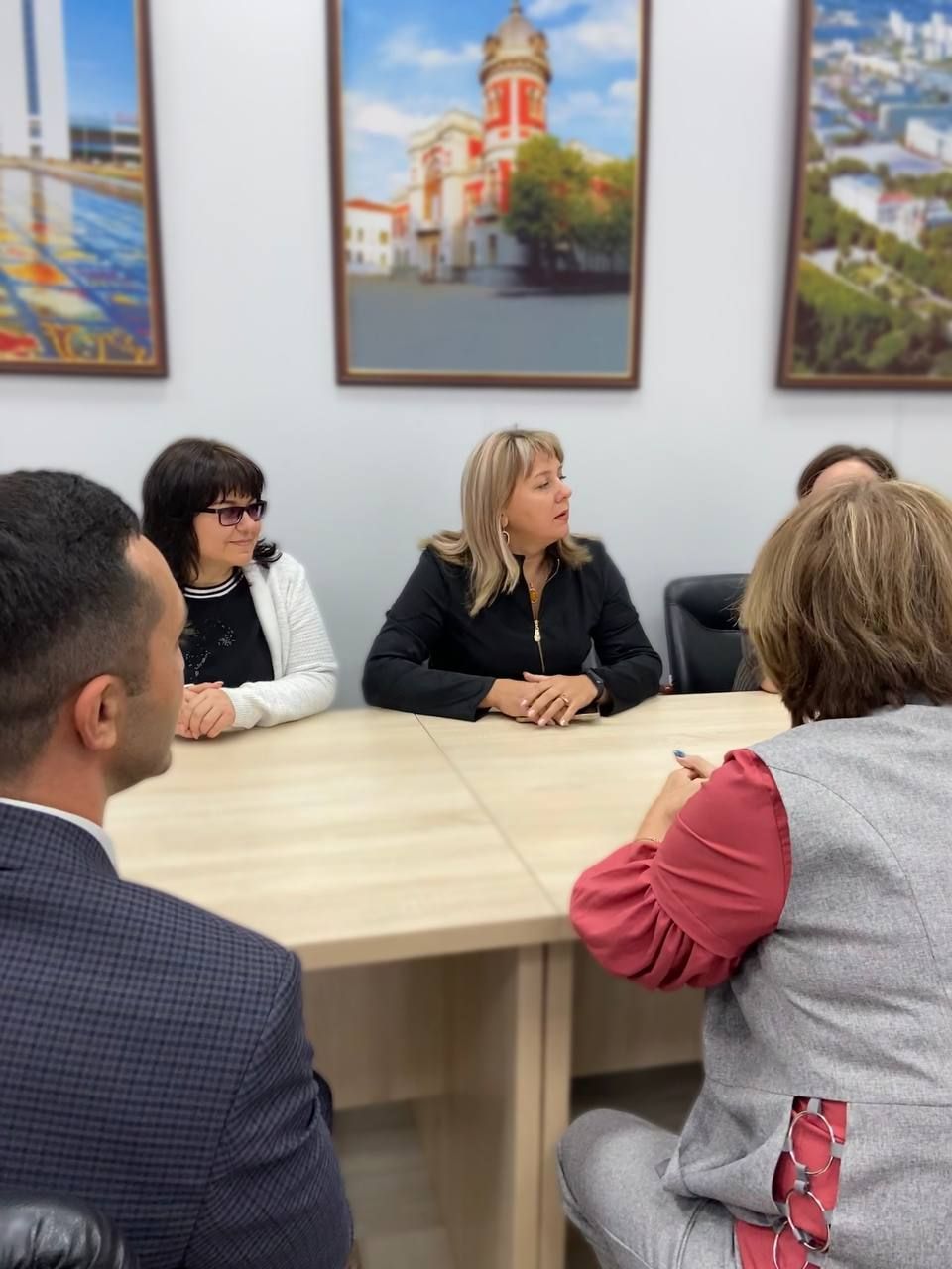 Поделились опытом и познакомили с красотами города – итоги встречи ульяновских юристов с делегацией Республики Крым Поделились опытом и познакомили с красотами города – итоги встречи ульяновских юристов с делегацией Республики Крым