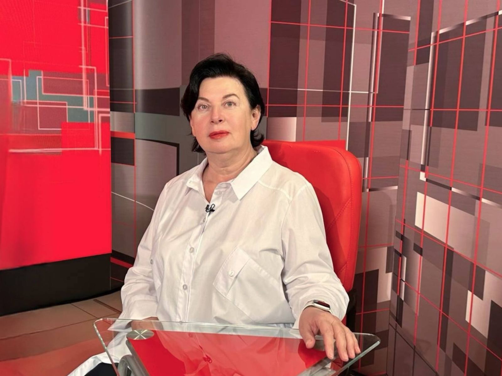 Поздравляем с днём рождения Абдрахманову Елену Робертовну!