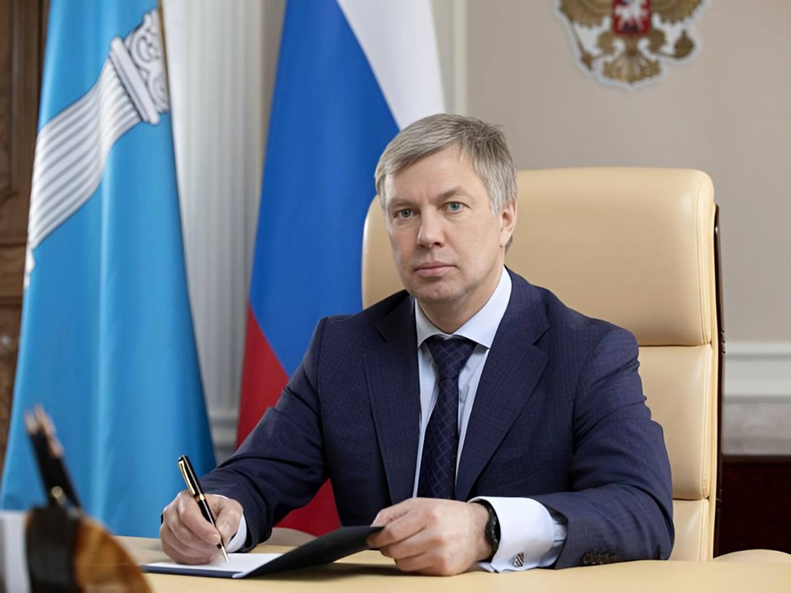Поздравляем с днём рождения Алексея Юрьевича Русских!