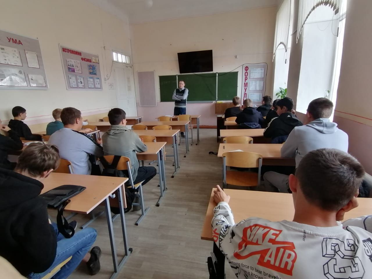 Правовое просвещение подрастающего поколения: уроки права для студентов учебных заведений среднего профессионального образования Правовое просвещение подрастающего поколения: уроки права для студентов учебных заведений среднего профессионального образования