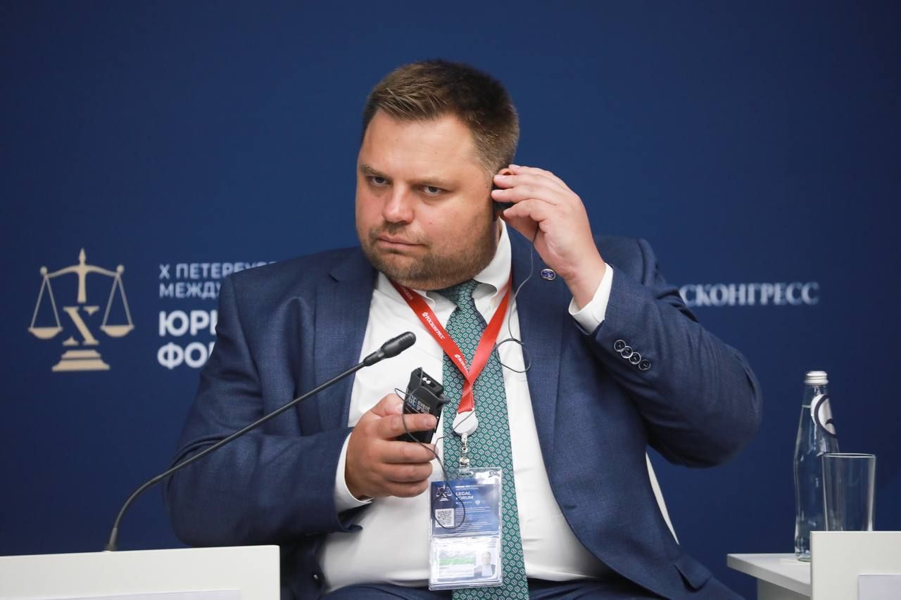 Своих не бросаем! На ПМЮФ-2022 обсудили защиту прав соотечественников за рубежом Своих не бросаем! На ПМЮФ-2022 обсудили защиту прав соотечественников за рубежом