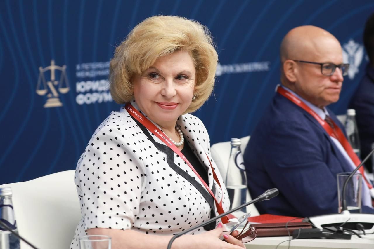 Своих не бросаем! На ПМЮФ-2022 обсудили защиту прав соотечественников за рубежом Своих не бросаем! На ПМЮФ-2022 обсудили защиту прав соотечественников за рубежом