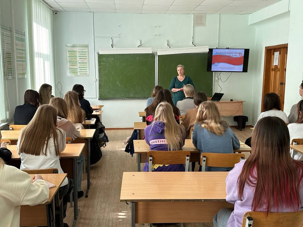 Ульяновские юристы продолжают проводить уроки права для школьников и студентов