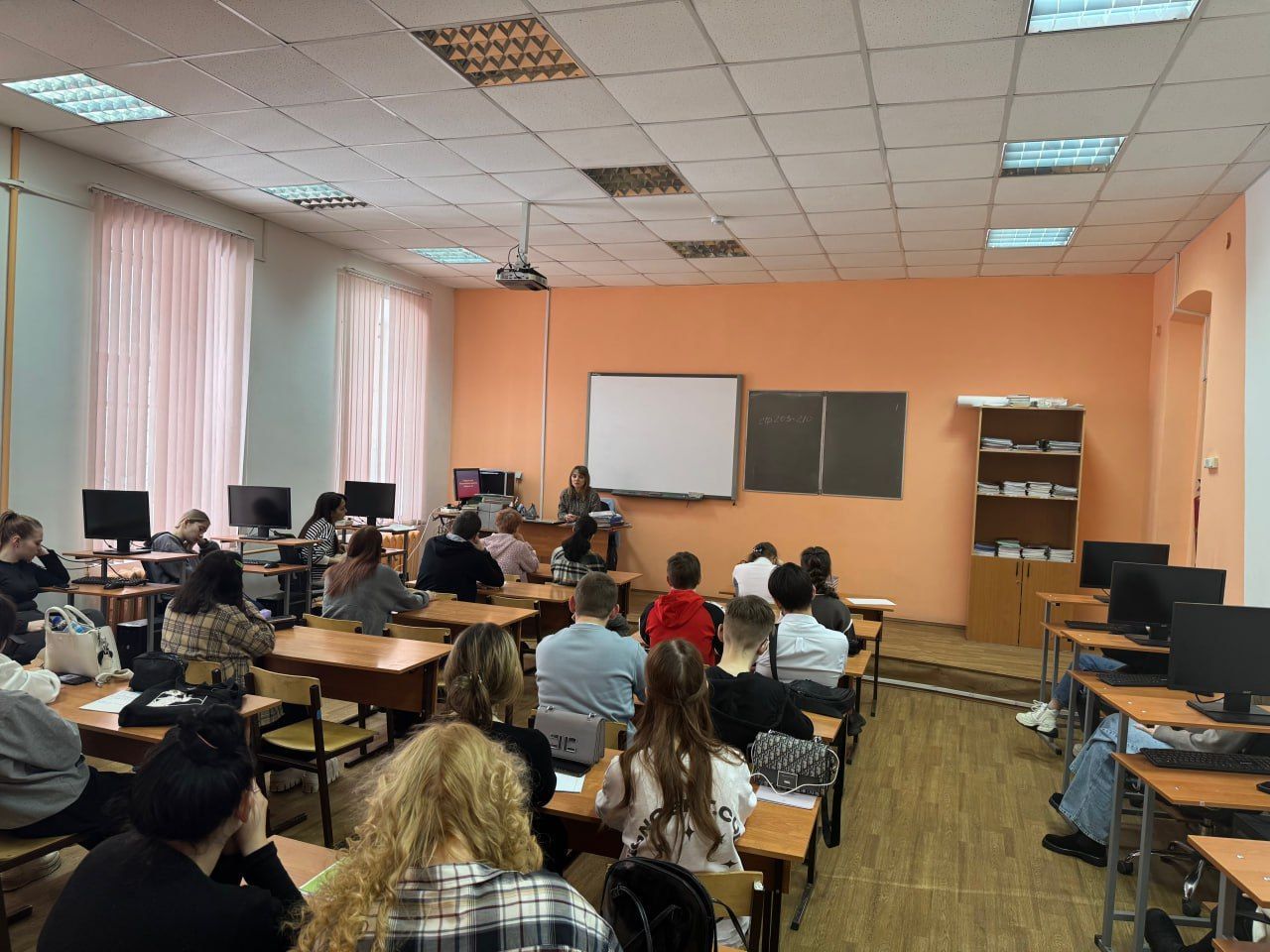 Ульяновские юристы провели уроки права для школьников и студентов региона Ульяновские юристы провели уроки права для школьников и студентов региона