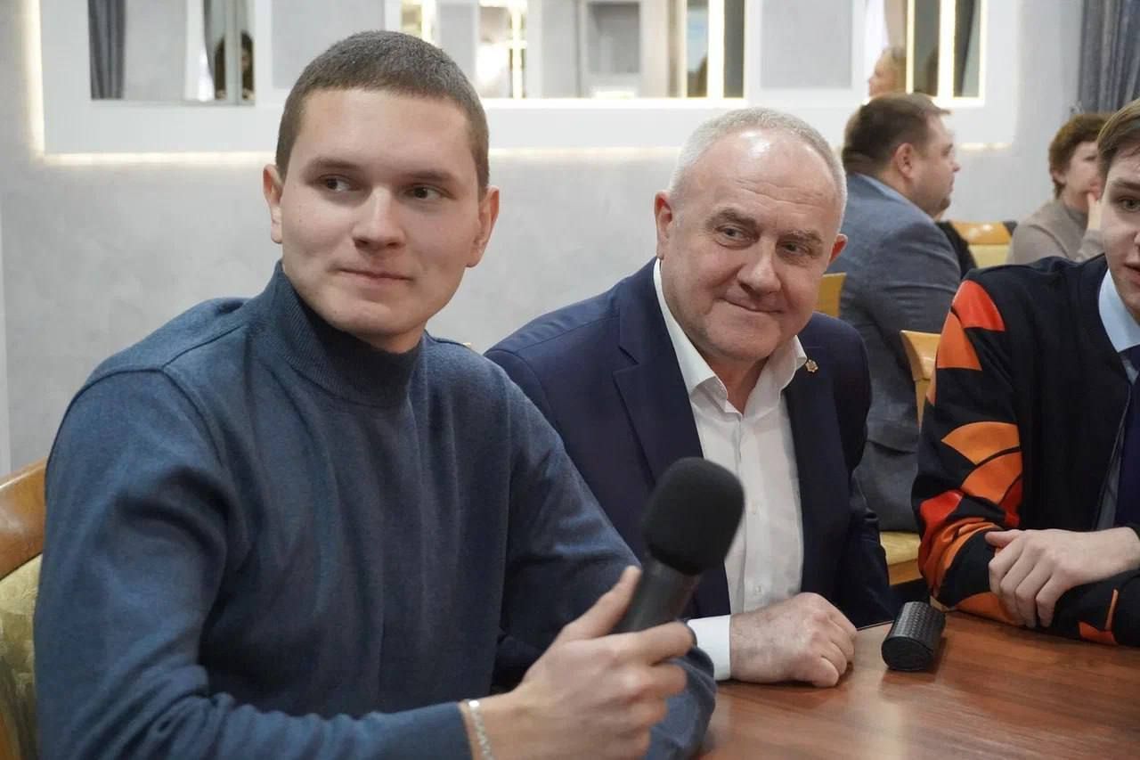 Ульяновские юристы сразились в игре «Что? Где? Когда?» Ульяновские юристы сразились в игре «Что? Где? Когда?»
