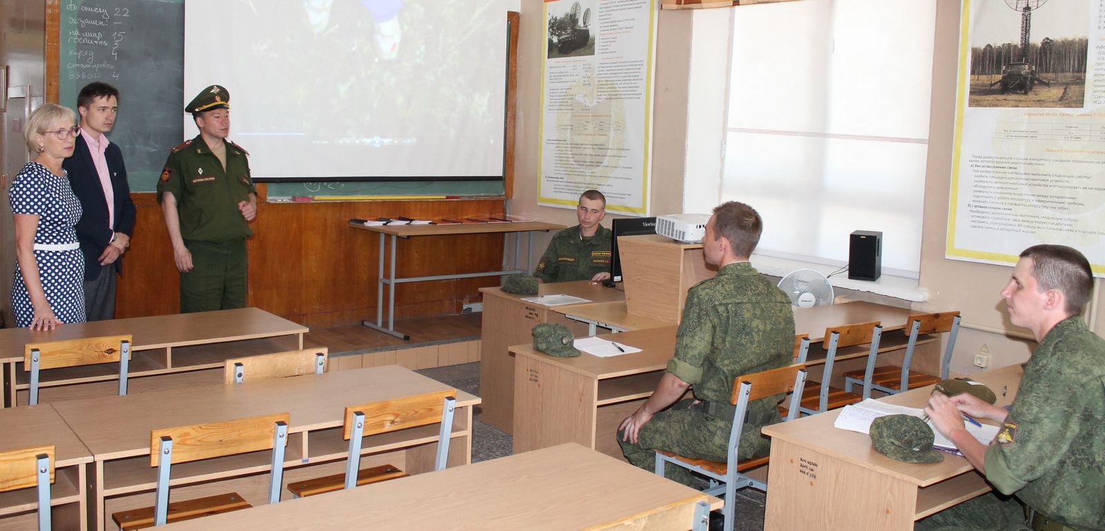 Уполномоченный по правам человека в Ульяновской области Людмила Крутилина посетила Межвидовой региональный учебный центр войск связи Уполномоченный по правам человека в Ульяновской области Людмила Крутилина посетила Межвидовой региональный учебный центр войск связи