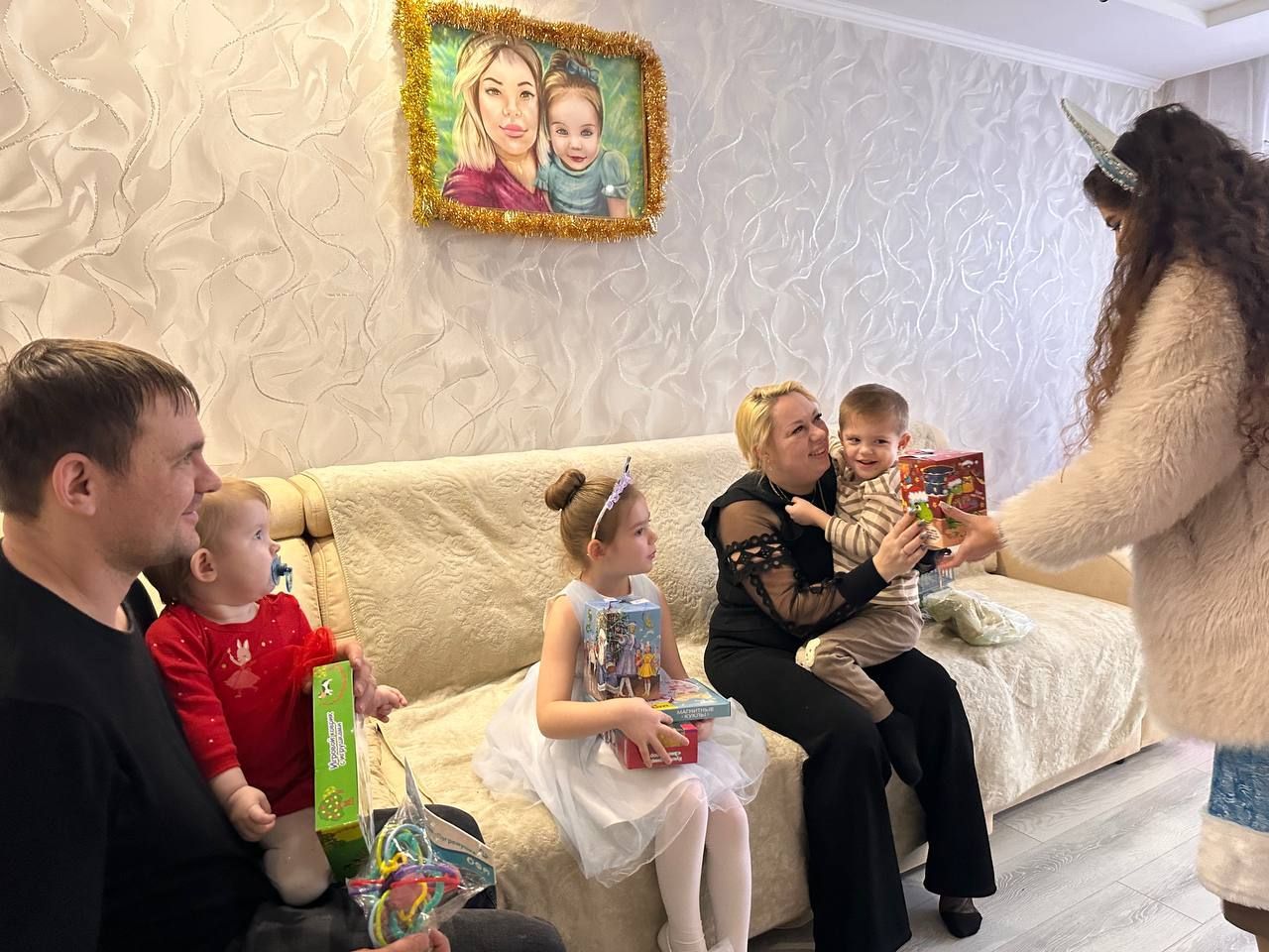 «В Новый год без Юрзабот»! Продолжая добрые предновогодние традиции «В Новый год без Юрзабот»! Продолжая добрые предновогодние традиции