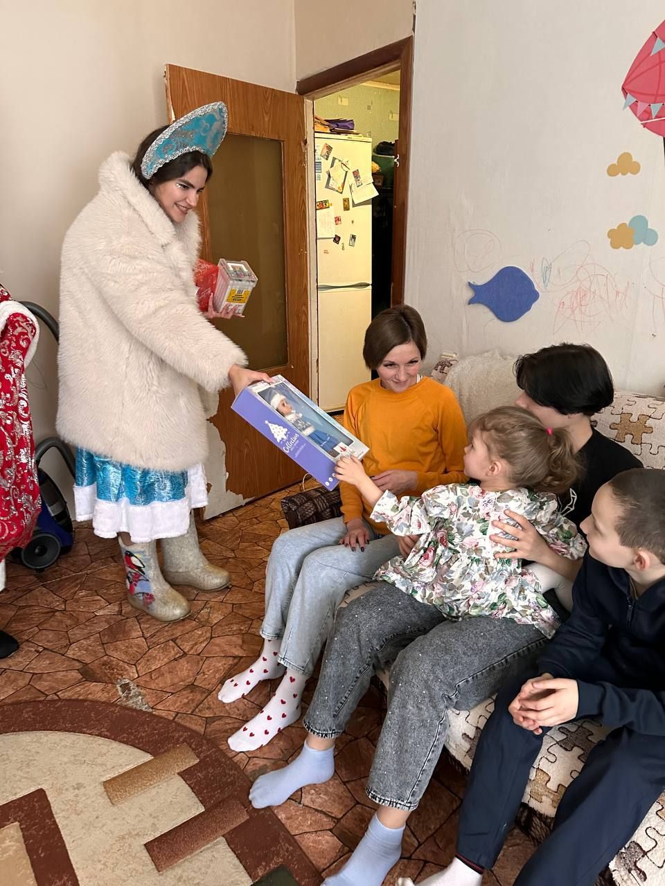 «В Новый год без Юрзабот»! Продолжая добрые предновогодние традиции «В Новый год без Юрзабот»! Продолжая добрые предновогодние традиции
