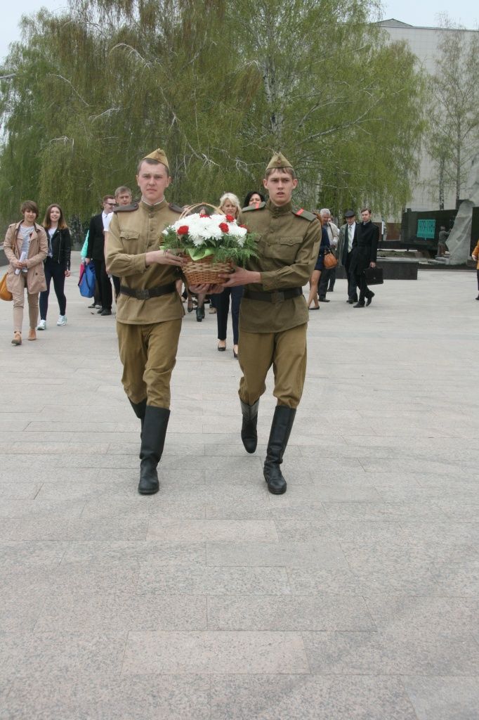 В Ульяновске прошел праздничный концерт, посвященный 70-летию Победы «Память сильнее времени» В Ульяновске прошел праздничный концерт, посвященный 70-летию Победы «Память сильнее времени»